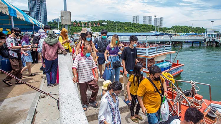 Besucher strömen nach Pattaya und auf die Insel Koh Larn | Photo: www.innnews.co.th