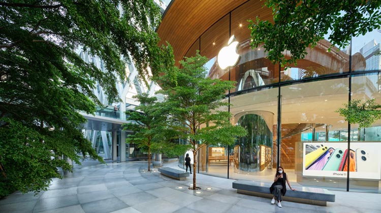 Vorplatz der Apple Central World