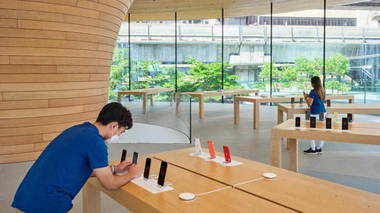 Displays im Apple Central World