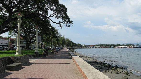 Rizal Boulevard in Dumaguete