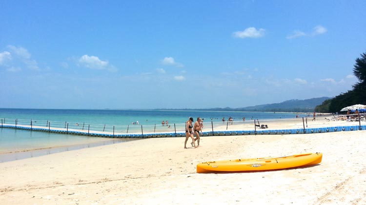 Thailand Tourismus: Strand von Khao Lak