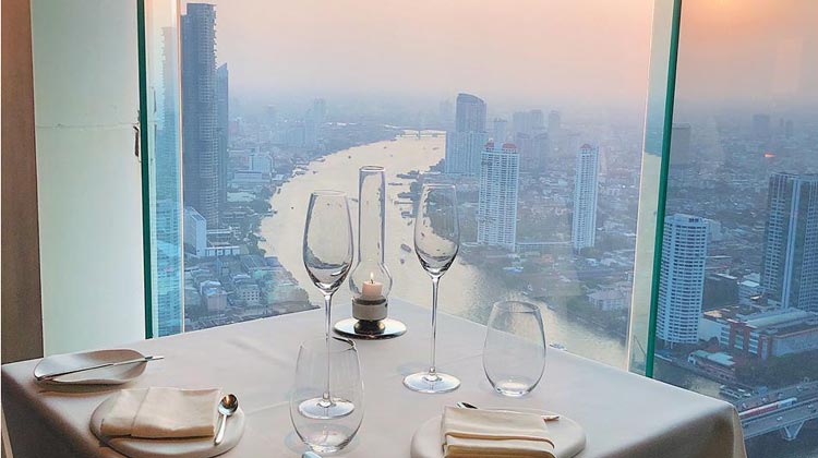 Nezzaluna Restaurant mit Blick auf den Chao Phraya River