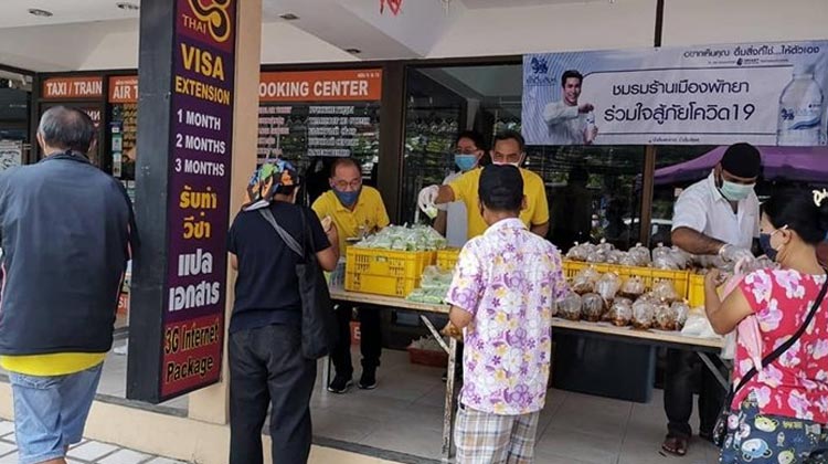 Kostenlose Essenverteilung in Pattaya