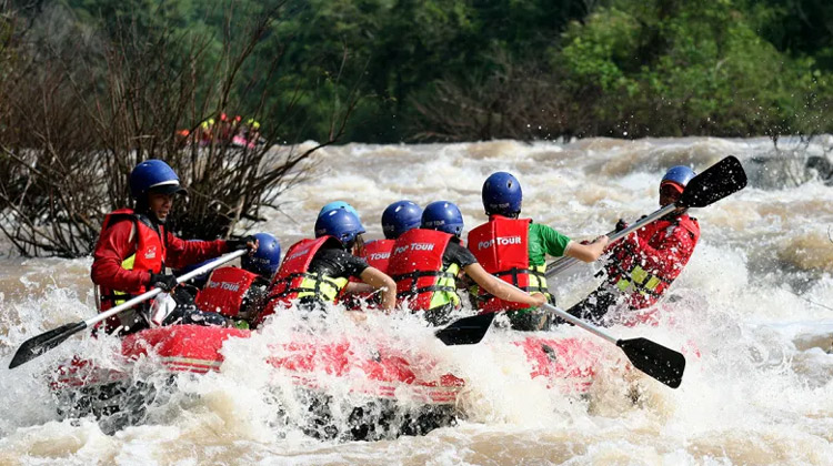 Wildwasser-Rafting auf dem Khek-Fluss in Phitsanulok