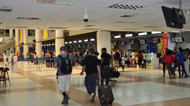 Phuket Airport: Gouverneur vergleicht Phuket mit einem Patienten, der im Koma liegt