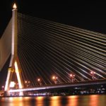 Rama VIII Brücke in Bangkok bei Nacht | Bildmaterial: Stygiangloom