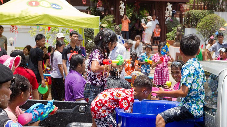 Songkran-Feierlichkeiten in Ayutthaya