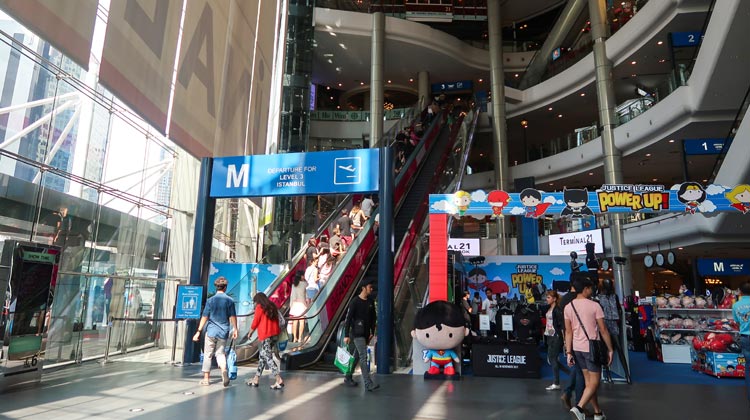 Fünf der besten Shopping Malls in Bangkok: Terminal 21 Atrium