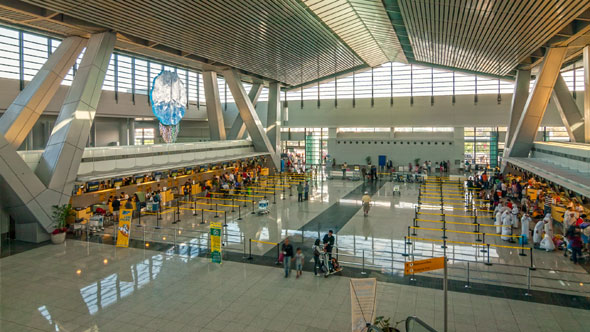 Checkin Abflughalle im Terminal 3 des Manila Airports