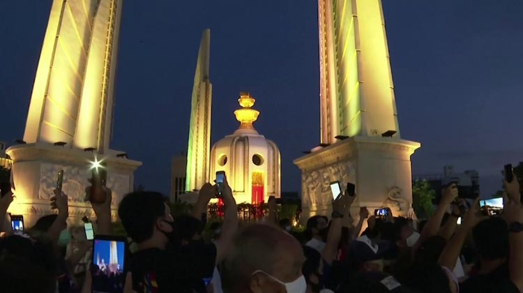 Vorsitzende der thailändischen Studentenunion in Bangkok in Zusammenhang mit dem pro-demokratischen Protest im Juli verhaftet