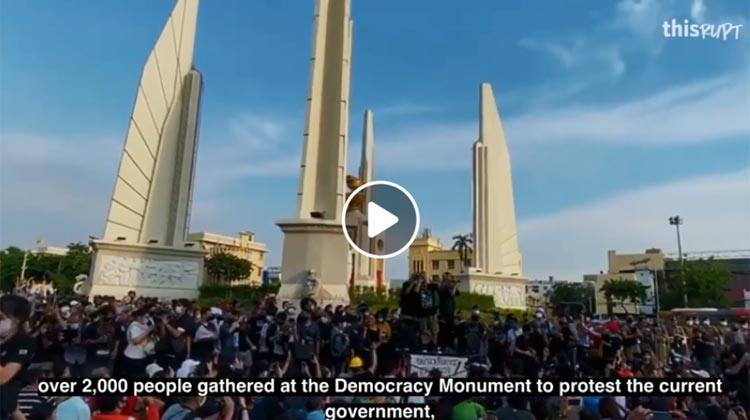 Proteste in Bangkok am Democracy Monument