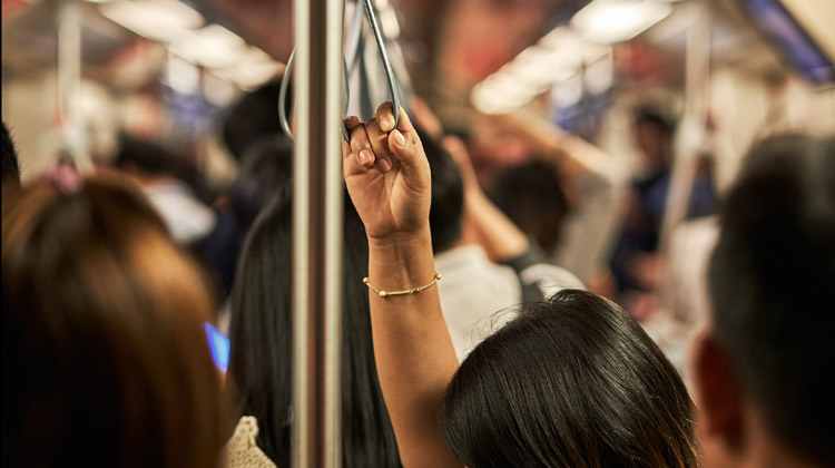 Alles, was man über das Bangkok Transport System wissen muss: Gedränge im Zug