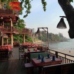 Restaurant mit Blick aufs Meer Bird & Bees Resort