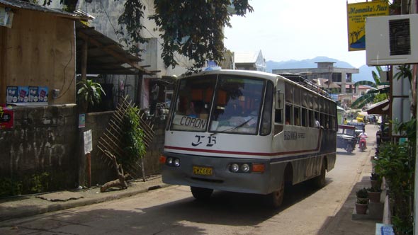 Bus von Coron nach Salvacion im Nordwesten der Insel