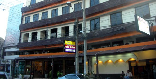 Frontansicht Central Place Hotel in Pattaya
