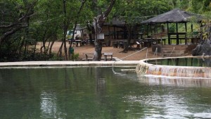 Pool der Maquinit Hot Springs östlich von Coron