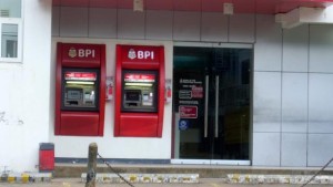 Geldautomat der BPI-Bank in Coron