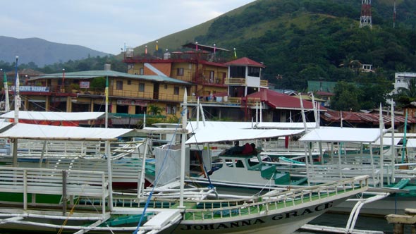 Auslegerboote am Markt Pier in Coron