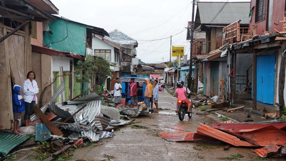 Verwüstungen in Coron verursacht durch den Taifun Yolanda