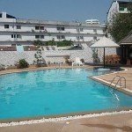 Swimming Pool im Don Plaza Hotel in Pattaya