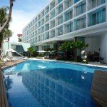 Poolansicht DusitD2 Baraquda Hotel in Pattaya