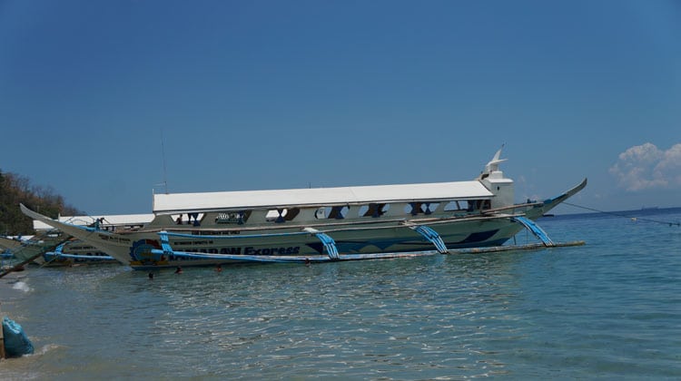 Fährboot von Batangas zum Talipanan Beach
