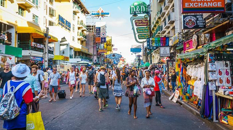 Touristen in der Khao San Road