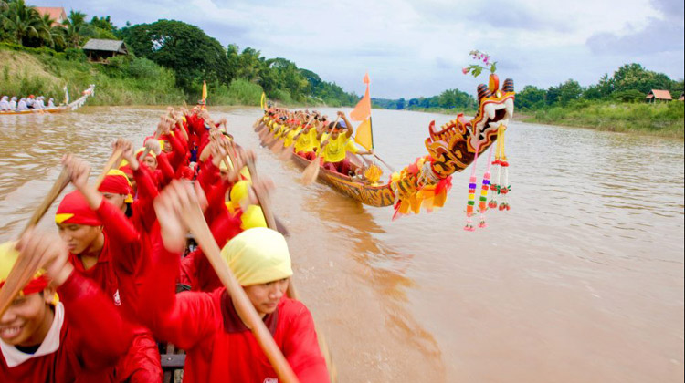 Langbootrennen in Thailand von August bis September 2022