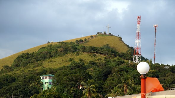 Mount Tapyas mit dem Wahrzeichen von Coron (vom Taifun Haiyan umgeweht)
