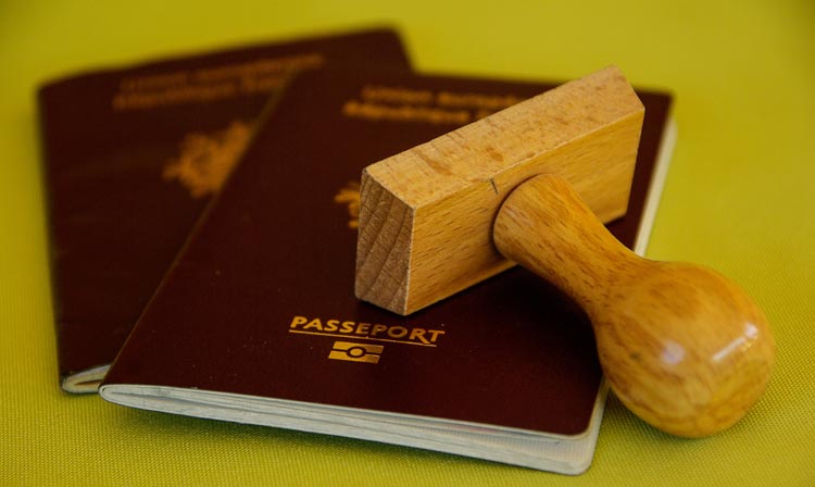 Reisepass - Meldungen an die Immigration werden einfacher