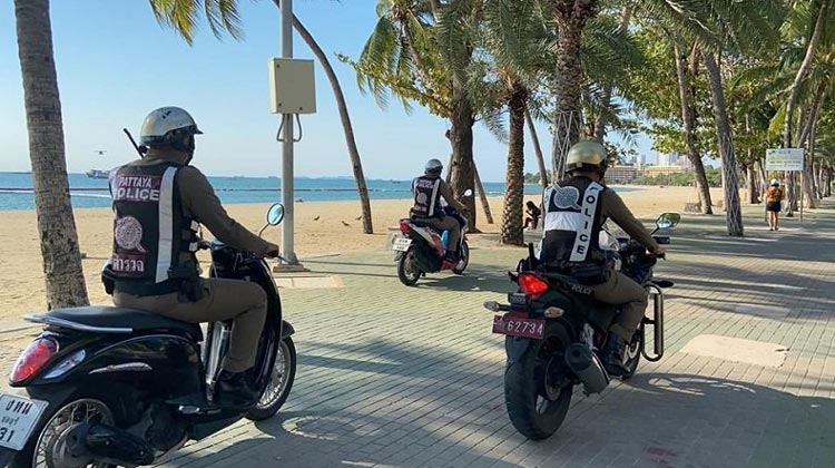 Polizei am Pattaya Beach | Photo: Sophon Cable TV