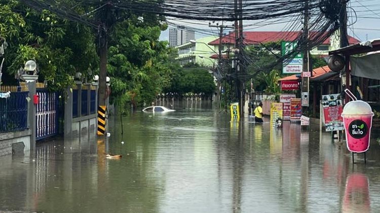 Sintflutartige Regenfälle verursachen Überschwemmungen in Pattaya | Photo: Sanook