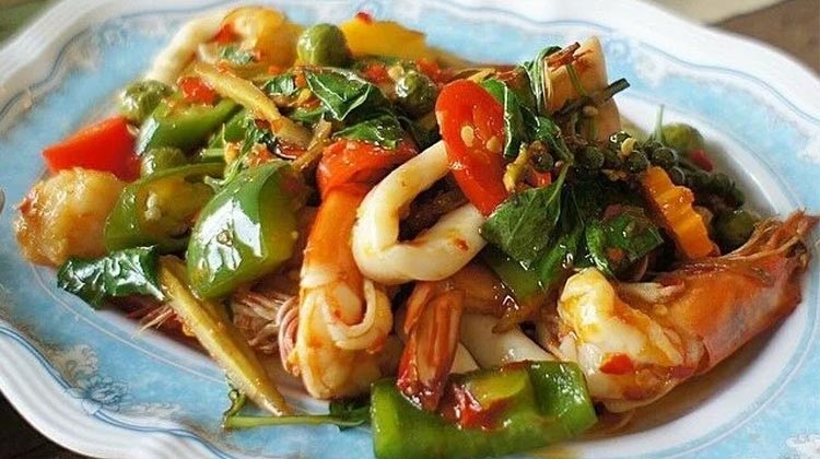 Die schärfsten Thai-Gerichte - Phad Chaa Talay: Gebratene scharfe Meeresfrüchte | Photo: Flickr