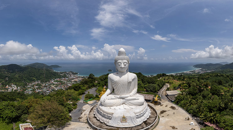 Phuket Big Buddha auf dem Nakkerd-Berg zwischen Chalong und Kata