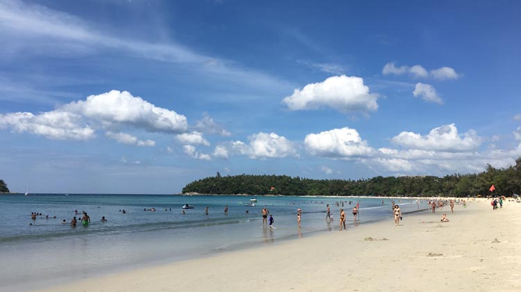Regierung plant, zunächst Phuket für ausländische Touristen zu öffnen