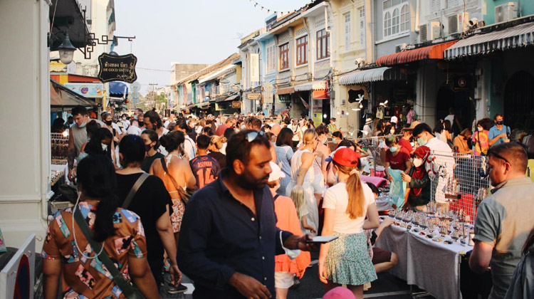 Sonntags-Markt in Phuket-Town ist ein voller Erfolg