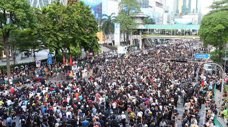Was steckt hinter all den Protesten, die derzeit in Thailand stattfinden? Was fordern die Demonstranten? Wer sind die Protestierenden?