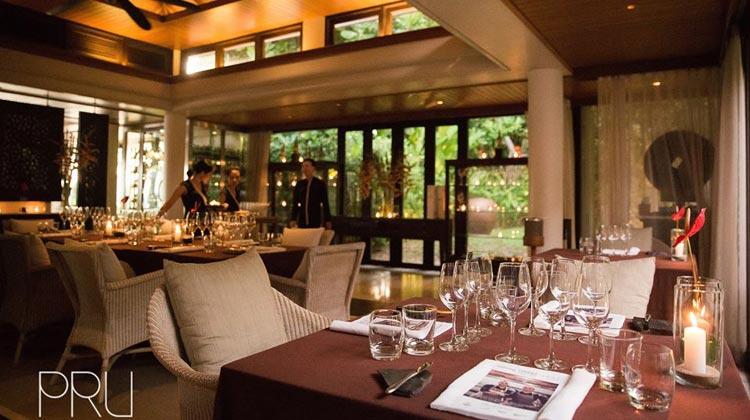 Gastraum im Sterne Restaurant PRU in Phuket