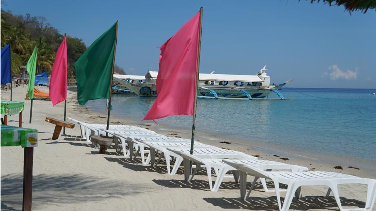 Talipanan Beach auf Puerto Galera, Philippinen - Tourismusindustrie hofft auf Erholung in 2021