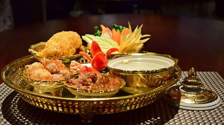 Klassische thailändische Gerichte im Sterne Restaurant Saneh Jaan