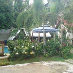Gartenanlage Sirikarn Residence an der Naklua Road