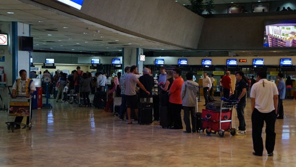 Warteschlange Checkin Terminal 1