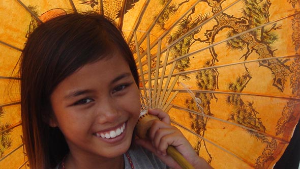 Lächelndes Thai Girl