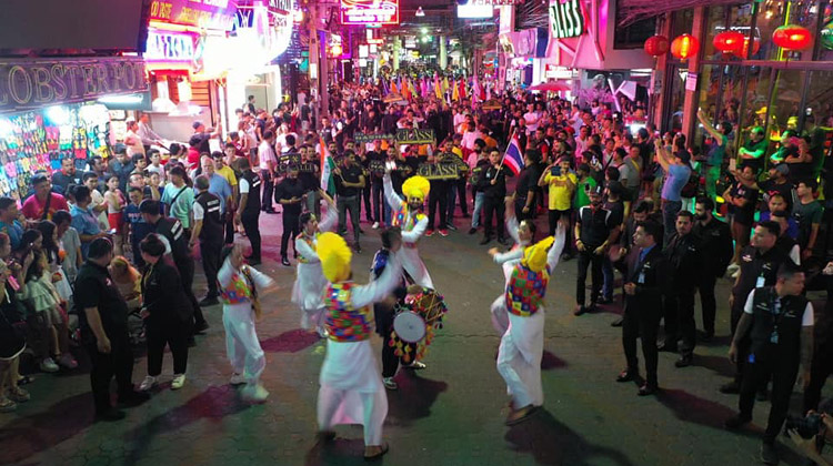 Indische Folklore in der Walking Street